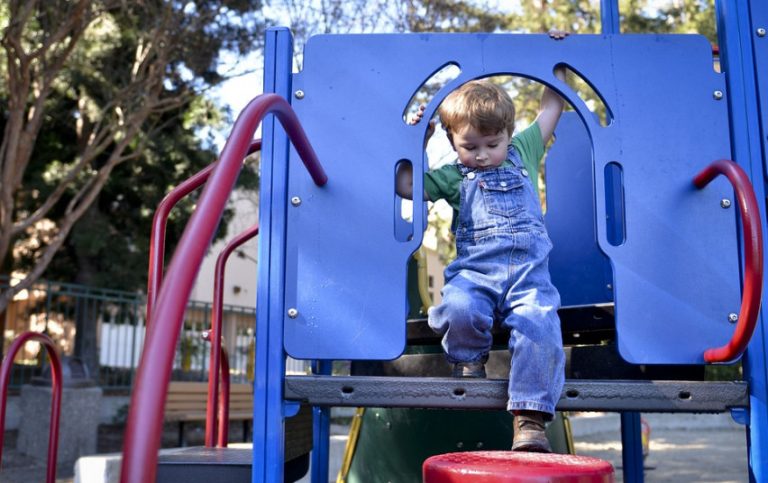 Vaikų žaidimų aikštelės: ką daryti, kad jos būtų saugios?