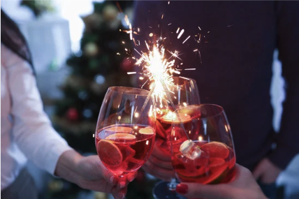 Alkoholio vartojimas šventinėje aplinkoje – savipatikros ir rizikos įvertinimo kontekstas